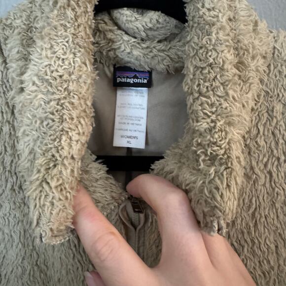 PATAGONIA Los Gatos Beige Fuzzy Vest Size XL Fall comfort zip up - Picture 3 of 4